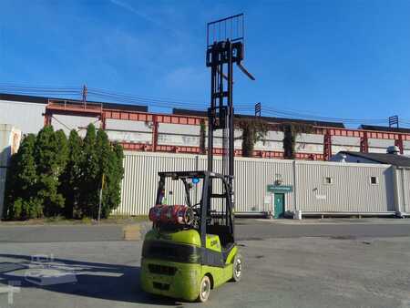 Propane Forklifts - Clark c25cl (12)