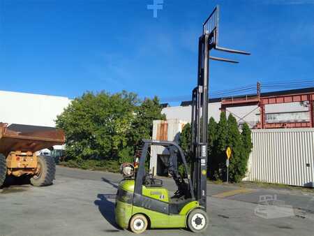 Propane Forklifts - Clark c25cl (14)