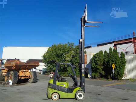 Propane Forklifts - Clark c25cl (15)