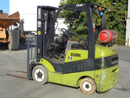 Propane Forklifts - Clark c25cl (5)