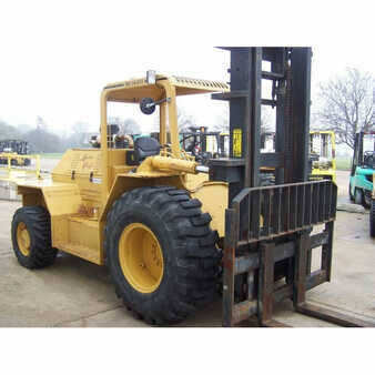 Rough Terrain Forklifts 2011  Mastercraft  (2)