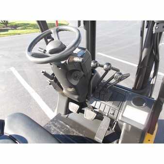 Propane Forklifts - Mitsubishi fgc25n (10)