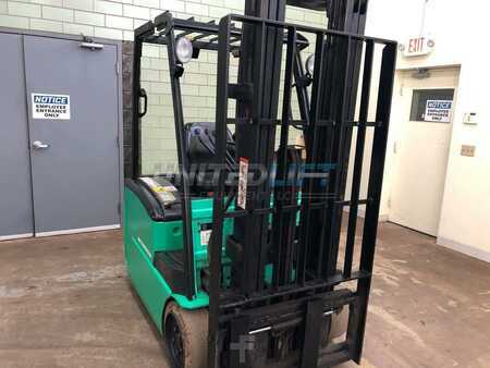 Eléctrica de 4 ruedas 2014  Mitsubishi  (2)