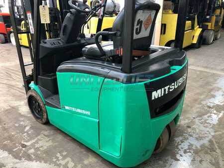 Eléctrica de 4 ruedas 2014  Mitsubishi  (6)