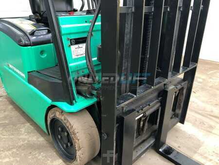 Eléctrica de 4 ruedas 2014  Mitsubishi  (9)