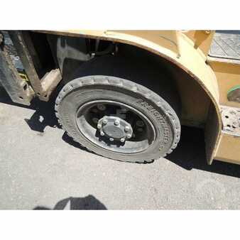 Propane Forklifts 2003  Mitsubishi fg25k (9)