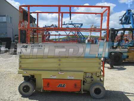 4 Wheels 2012  JLG 2630es (1)