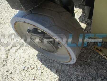 4 Wheels 2012  JLG 2630es (7)
