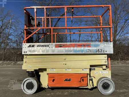 4 Wheels - JLG 2030es (15)