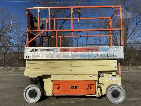 4 Wheels - JLG 2030es (16)