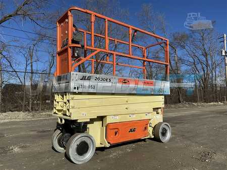 4 Wheels - JLG 2030es (17)