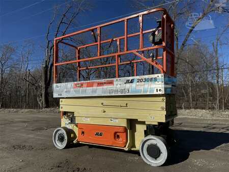 4 Wheels - JLG 2030es (3)