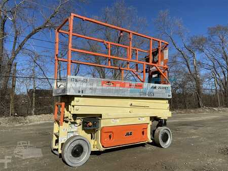 4 Wheels - JLG 2030es (4)