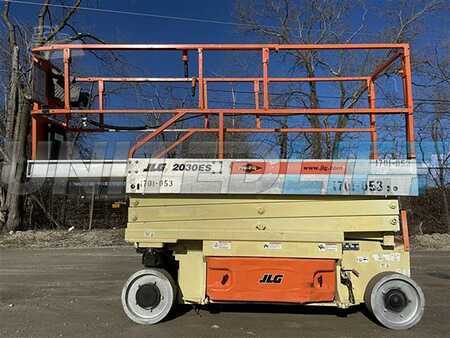 4 Wheels - JLG 2030es (6)