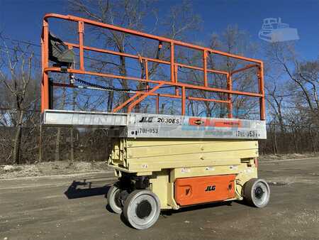 4 Wheels - JLG 2030es (8)
