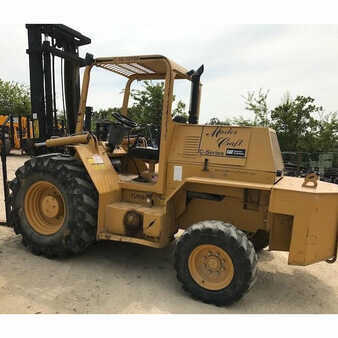 Rough Terrain Forklifts 2012  Mastercraft  (2)