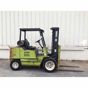 Propane Forklifts 1990  Clark gps30 (1)