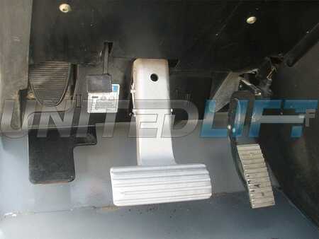 Telehandler Fixed 2013  Genie gth844 (10)