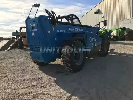 Telehandler Fixed 2017  Genie gth1256 (4)