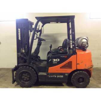 Carretilla elevadora GLP 2013  Doosan g30e3-5lp (2)