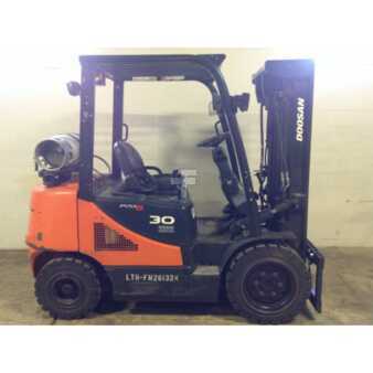 Carretilla elevadora GLP 2013  Doosan g30e3-5lp (1)