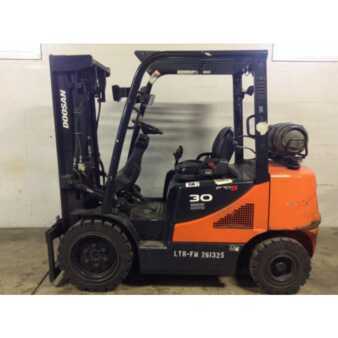 Carretilla elevadora GLP 2013  Doosan g30e3-5lp (2)