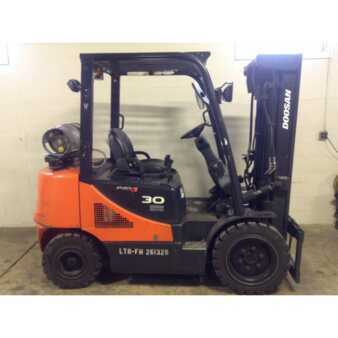 Carretilla elevadora GLP 2013  Doosan g30e3-5lp (1)
