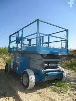 Montacargas Todo Terreno 2011  Genie gs3384rt (2)
