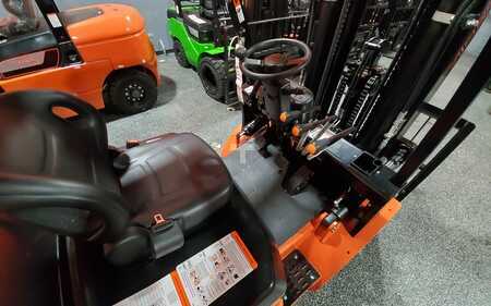 Diesel Forklifts 2025  Viper fd35 (11)