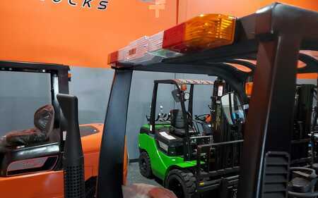 Diesel Forklifts 2025  Viper fd35 (6)
