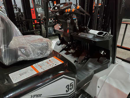 Propane Forklifts 2025  Viper fy35 (12)