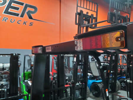 Propane Forklifts 2025  Viper fy35 (17)