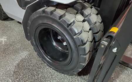 Propane Forklifts 2025  Viper fy35 (5)