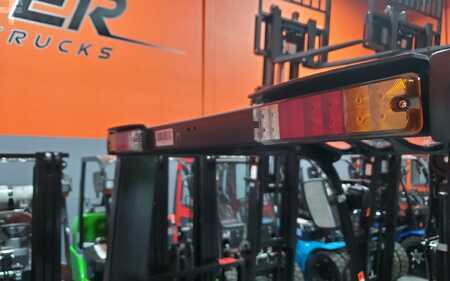 Propane Forklifts 2025  Viper fy35 (9)