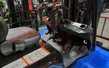 Propane Forklifts 2025  Viper fy35 (8)