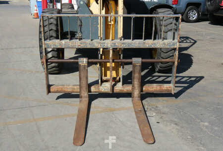 Manipulador fijo 2012  Gehl rs8-42 (10)