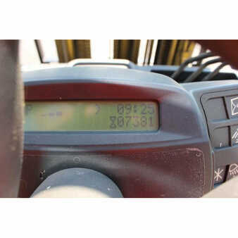 Propane Forklifts 2011  Hyster s50ft (5)