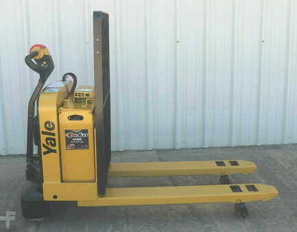 Electric Pallet Jacks 2008  Yale mpw050 (1)