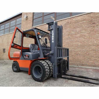 Diesel Forklifts 2016  Cobra cbr (10)