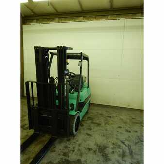 Propane Forklifts 2001  Mitsubishi fgc30k (4)