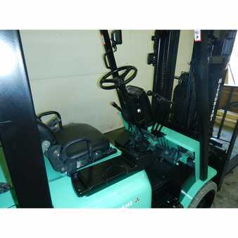 Propane Forklifts 2001  Mitsubishi fgc30k (7)