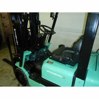 Propane Forklifts 2001  Mitsubishi fgc30k (8)