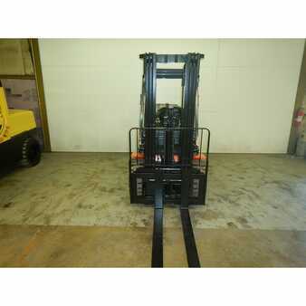 Carretilla elevadora GLP 2006  Toyota 7fgu30 (3)