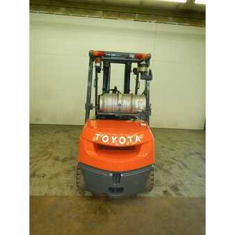 Carretilla elevadora GLP 2006  Toyota 7fgu30 (4)