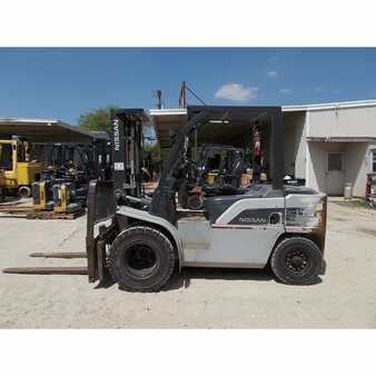 Diesel Forklifts 2011  Nissan  (1)