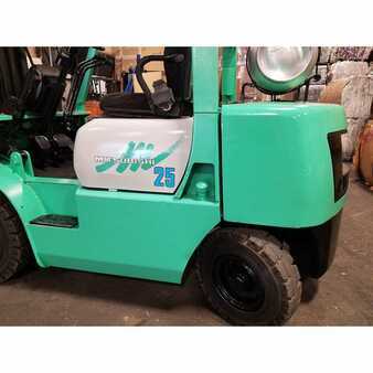 Propane Forklifts 1998  Mitsubishi fg25 (3)