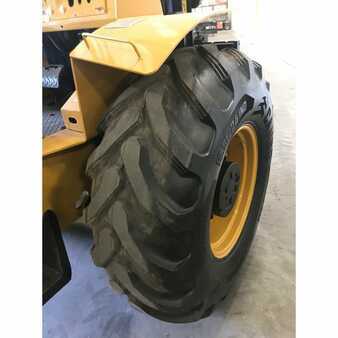 Rough Terrain Forklifts 2011  Mastercraft  (10)