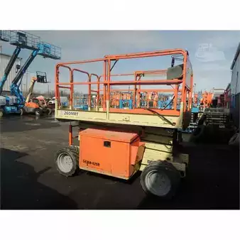 Rough Terrain Forklifts 2005  JLG 260mrt (1)