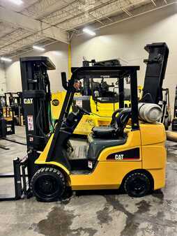 LPG Forklifts 2020  CAT Lift Trucks FGC33N (1)