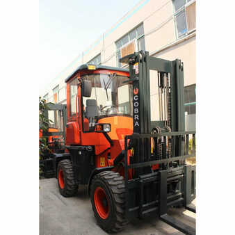 Rough Terrain Forklifts 2014  Cobra cbr-rt35 (5)